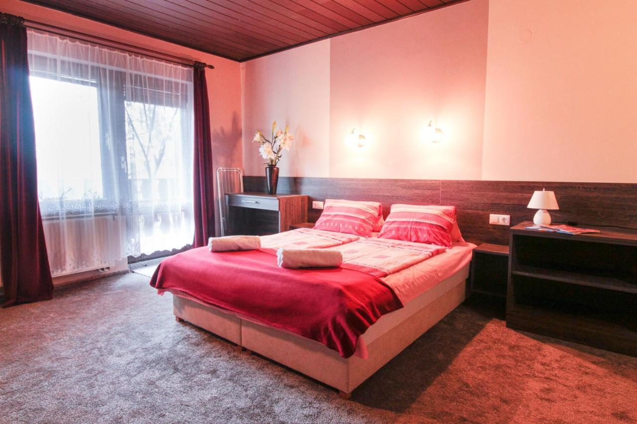 Emi Vendeghaz Hotel Balatonszárszó Buitenkant foto
