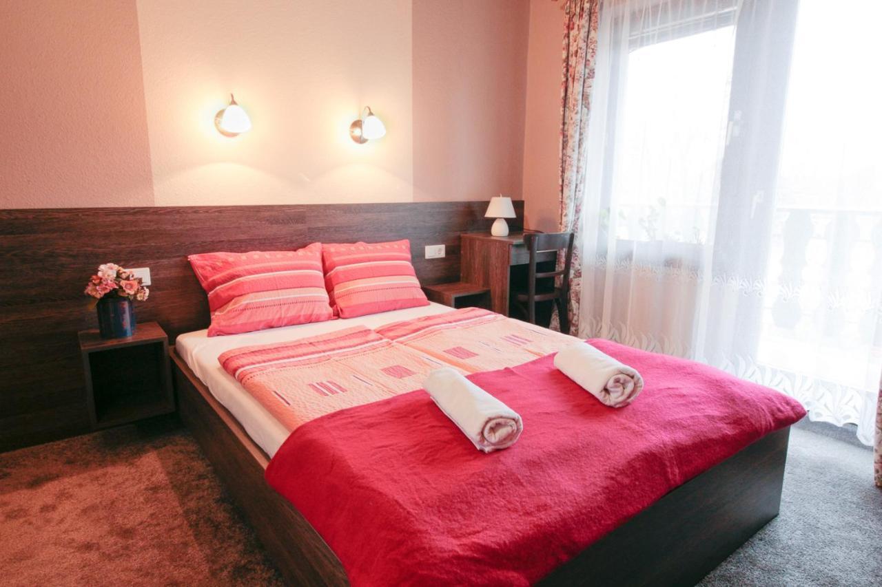 Emi Vendeghaz Hotel Balatonszárszó Buitenkant foto