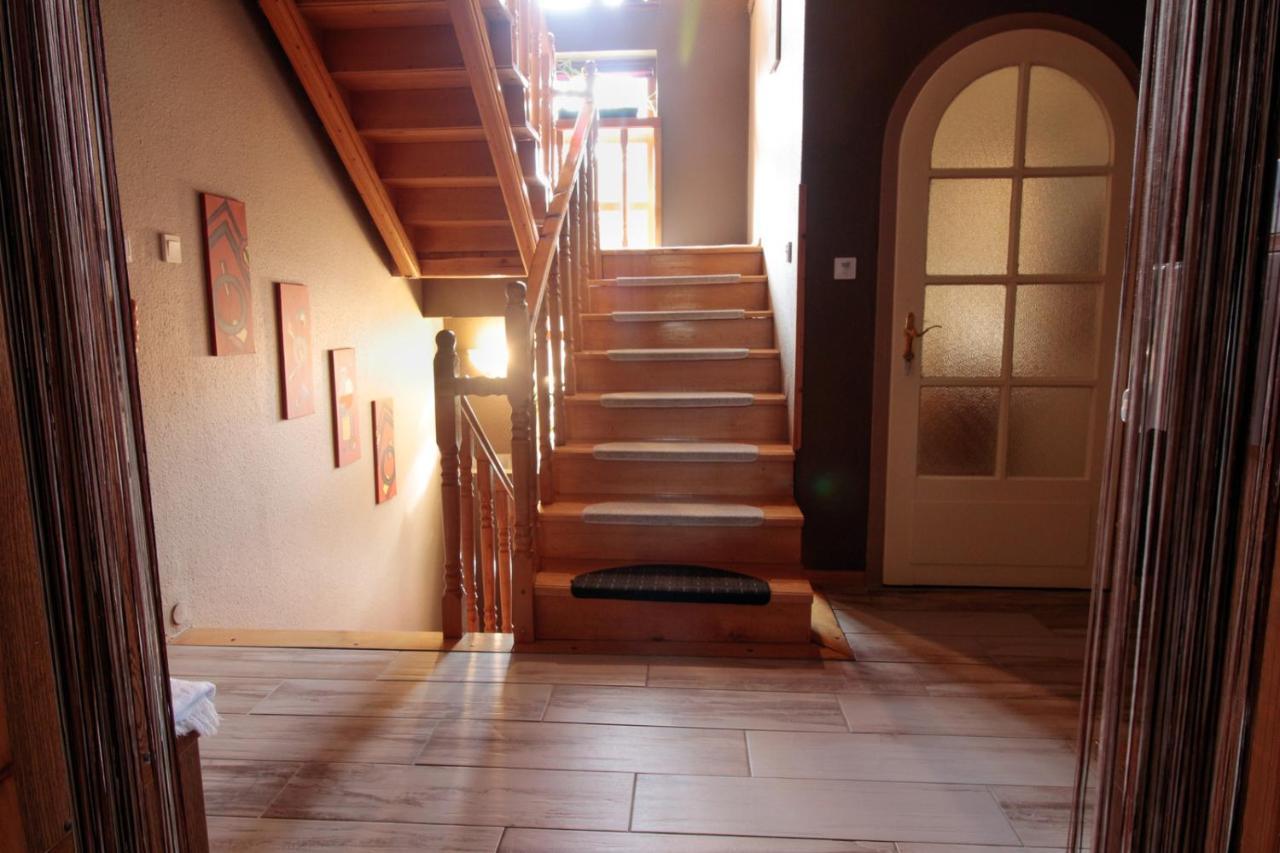 Emi Vendeghaz Hotel Balatonszárszó Buitenkant foto