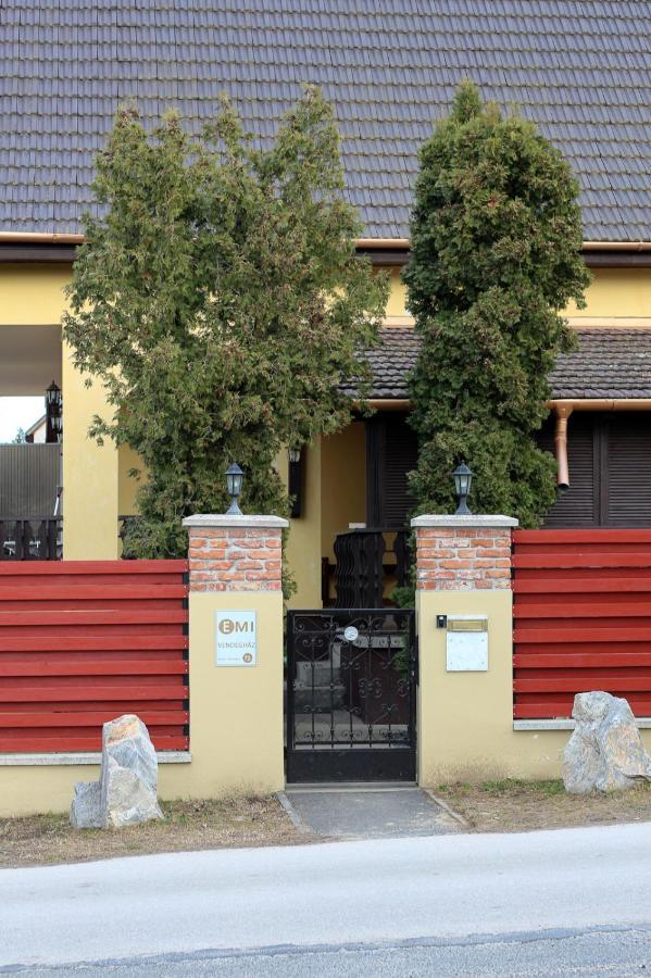 Emi Vendeghaz Hotel Balatonszárszó Buitenkant foto