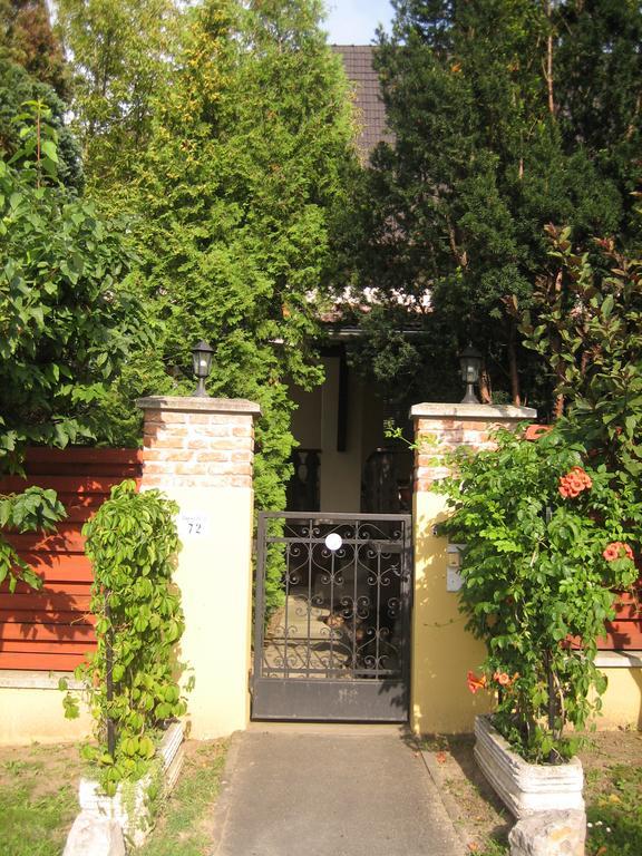 Emi Vendeghaz Hotel Balatonszárszó Buitenkant foto