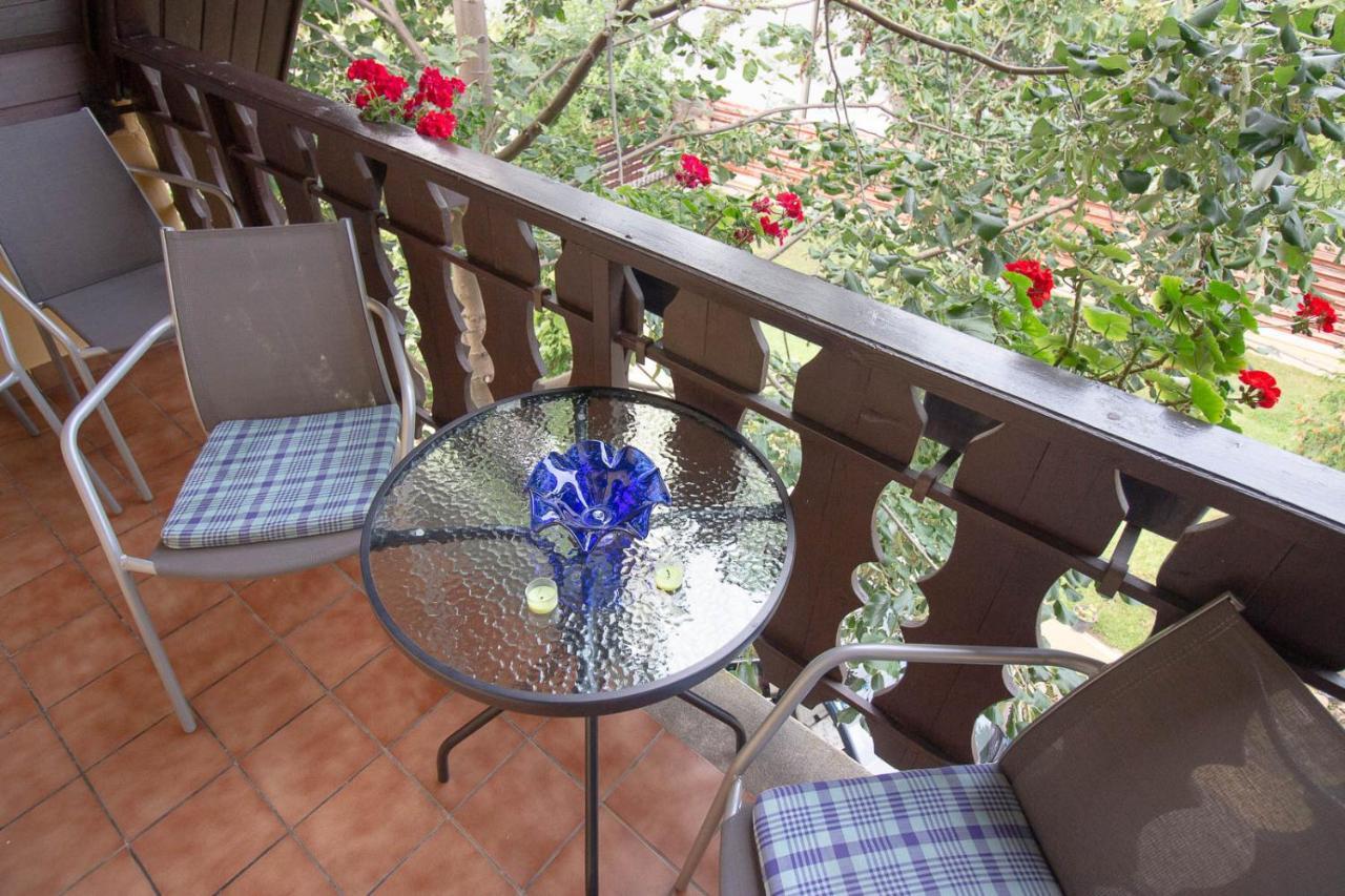 Emi Vendeghaz Hotel Balatonszárszó Buitenkant foto