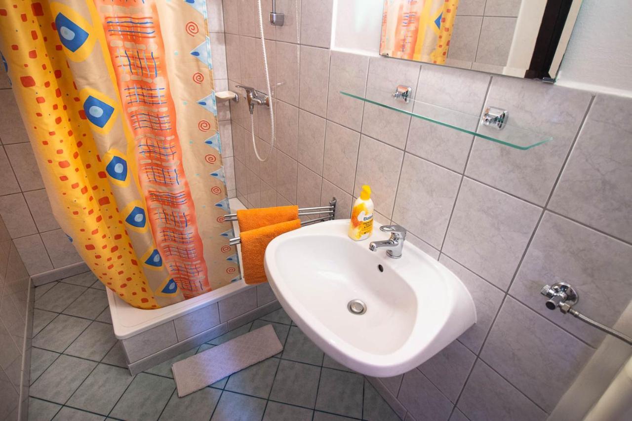 Emi Vendeghaz Hotel Balatonszárszó Buitenkant foto