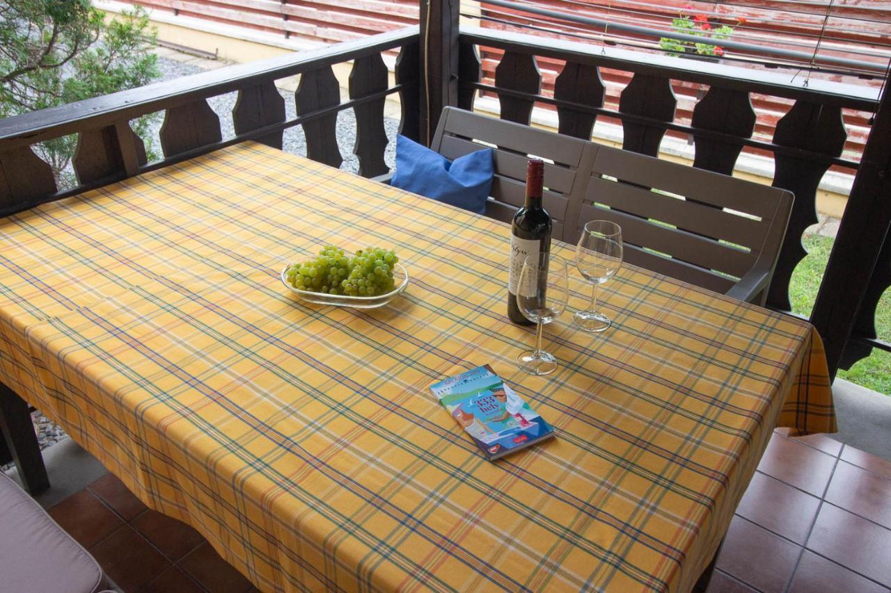 Emi Vendeghaz Hotel Balatonszárszó Buitenkant foto