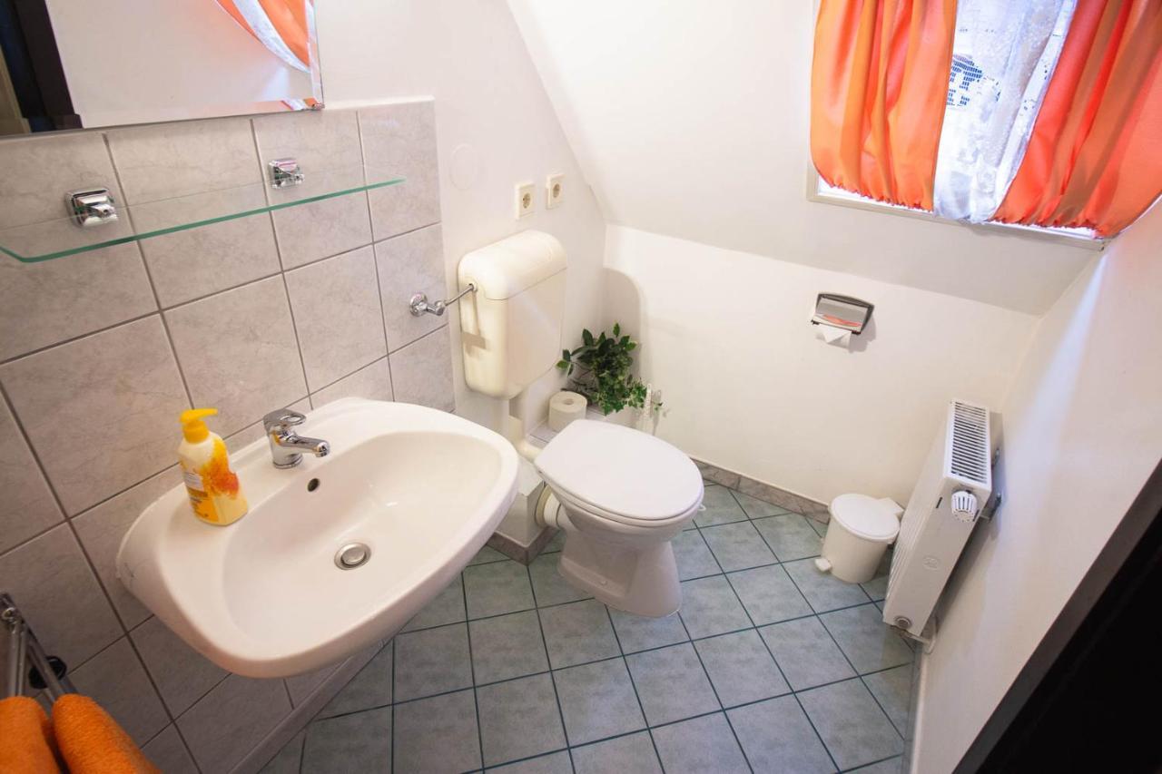 Emi Vendeghaz Hotel Balatonszárszó Buitenkant foto